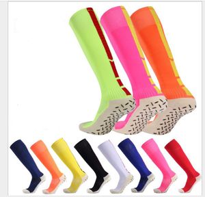Anti-skid och slitstarka fotbollsstrumpor med långfat Gummi-dispensering utomhus sportstrumpor över knän