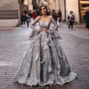 Arabic Silver Grey Off Shoulder Ball Gown Evening Dresses with Feathers Long Sleeves Dubai Formal Prom Dress Vintage Party Gowns