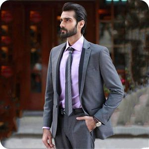 New Fashion One Button Grigio Smoking Dello Sposo Notch Risvolto Abiti Da Uomo Wedding / Prom / Cena Best Man Blazer (Jacket+Pants+Tie) W382