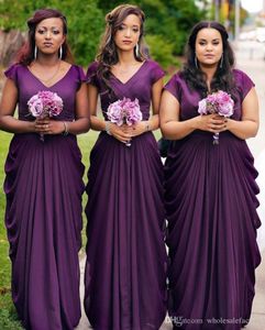 AFRICCAN Fioletowy Szyfon Długie Sukienki Druhna Tanie V Neck Ruched Ruffles Długość podłogi Plus Size Wedding Guest Party Maid of Honor Dresses