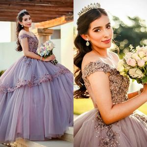Lilac Lace Beaded Crystals Quinceanera Prom Klänningar Sweetheart Ball Gown Tulle Afton Party Sweet 16 Dress