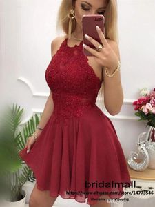저렴한 어두운 붉은 쉬폰 짧은 귀향 드레스 레이스 아플리크 고삐 목 졸업 파티 가운 멍청한 축제 공식 신부 들러리 드레스