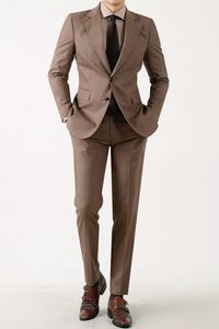 Modedesigner Brown Men Wedding Tuxedos Peaked Lapel 2 Pieces Groom Wear Custom Made Formal Blazer Clothing