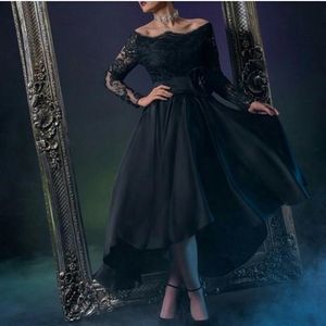 New Arabic Dubai Formal Evening Dresses Long Sleeves Bateau Lace Knee Length Modest Black Satin Prom Party Woman Special Occasion Gowns