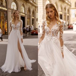 2020 Boho A-line Brautkleider V-Ausschnitt Lange Ärmel High-Split Lace Appliced ​​Wedding Gown Backless Custom Made Sweep Zug Robe de Mariée