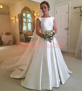 Oszałamiająca Backless Arabski Satin Plus Size Sukienki ślubne Kraj 2K19 Pociąg Dubai Bildal Ball Gown Robe de Mariée Bride Dress