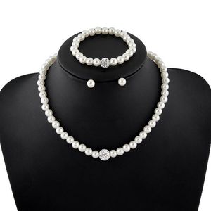 Isang Trendy Elegante Perla Selvaggia Stilista Collane con ciondolo Set di gioielli Collana di perle da donna Bracciale Orecchini Gioielli da sposa