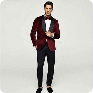 Najnowsze projektowanie jednego przycisku Wino Velvet Wedding Groom Tuxedos Szal Kapel Groomsmen Mężczyźni Garnitury Prom Blazer (Kurtka + Spodnie + Krawat) No: 2056