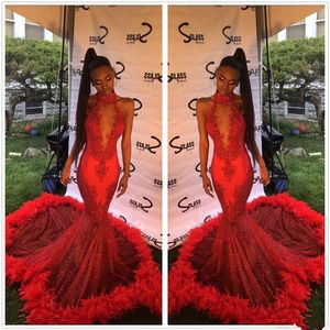 2019 Red Halter Koronki Mermaid Long Prom Dresses Cekiny Aplikacja Fur Sweep Pociąg Formalna Party Suknie Wieczorowe Vestidos De Novia Gorąca Sprzedaż
