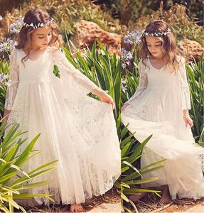 Neue Strandblumenmädchen-Spitzenkleider Weiß Elfenbein Boho Erstkommunionkleid für kleine Mädchen V-Ausschnitt Langarm A-Linie Günstiges Kinderhochzeitskleid