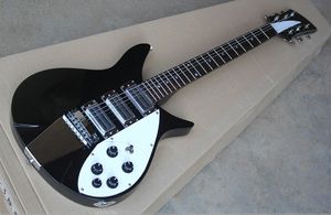 Fabrikspezifische schwarze E-Gitarre mit 6 Saiten, Chrom-Hardware, HHH-Tonabnehmern, weißem Schlagbrett, 5 Knöpfen, kann individuell angepasst werden