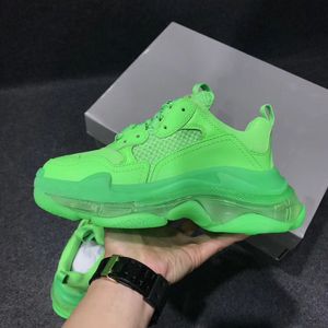 Läder Casual Skor Män Kvinnor Grön Triple S Sneaker Designer Fluo Green Casual Shoes Fashion Low Top Clear Sole Platform Shoes