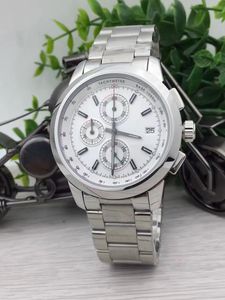Nyanlända Lyxklocka för Man Sport Watch Quartz Stopwatch Rostfritt Stål Armband Armbandsur 051