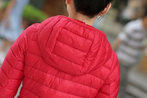 Fashion-Women 90% Vit Duck Down Jacket Kvinna Hooded Ultra Light Down Jackor Varm Utomhus Portable Coat Parkas Outwear Kvinna