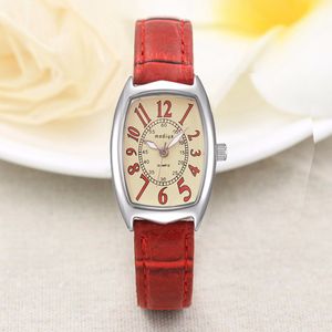 Luksusowe Kobiety Zegarki Barrel Square Dial Stop Ladies Wristwatch Proste Duże Nemeral Dziewczyna Tonneau Styl Skórzany Zegarek Kwarcowy