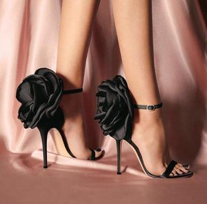 Tasarımcı Kadın Saten Elbise Ayakkabı Hakiki Deri Toka Çiçekler Balık Ağız Sandal Sahne Gösterisi Yüksek Topuklu Ayakkabı Lady Parti Balo Sandalet