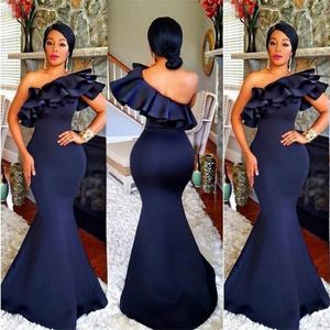 Navy Blue One Shoulder Bridesmaid Dresses Ruffles Satin Plus Size Mermaid Wedding Party Dress Floor Length Cheap Prom Gowns