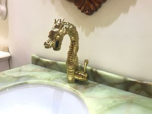ゴールドPVDシングルホール ハンドルバスルームの洗面所のシンクドラゴンミキサーの蛇口デッキマウントラグジュアリータップ