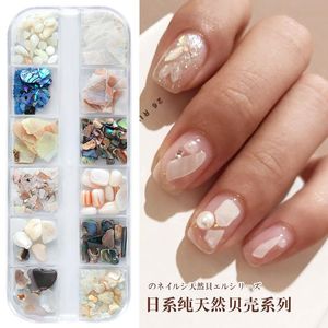 Na056 12 Kolory Shell Zgnieciony Kamienie Nieregularne Płatki Shell Natural 3D Beauty UV Żel Wskazówki Manicure DIY Nail Art Decoration