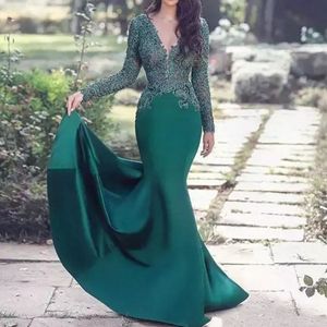 Green Muslim Evening Dresses V-neck Mermaid Long Sleeves Lace Islamic Dubai Saudi Arabic Elegant Long Formal Evening Gown