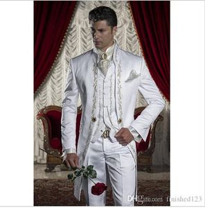 Fashion One Button White Embroidery Groom Smoking Stand Collar Abiti da uomo 3 pezzi Wedding Prom Blazer (Jacket + Pants + Vest) W485