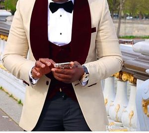 Bonito Champagne Groomsmen xaile lapela noivo smoking dos homens do casamento do homem vestido Jacket Blazer Prom Jantar de 3 partes Terno (camisa + calça + gravata + Vest)