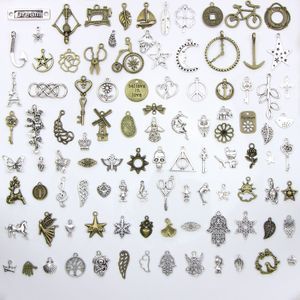 Verschiedene 100 Designs Schneeflocke Weihnachtsbaum Schädel Mond Stern Schlüssel Uhr Krone... Charms Anhänger DIY Halskette Armband Schmuck 100 Stück/Beutel