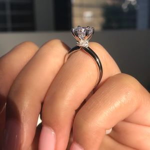 2023 Ins Top Verkauf Eheringe Einfacher Modeschmuck Solitär CZ Diamant Edelsteine Runder Zirkon Party Ewigkeit Frauen Verlobung Krone Band Ring Für Liebhaber Geschenk