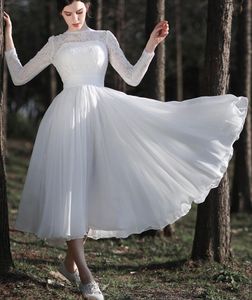 Linia Długość herbaty Koronki Szyfonowe Suknie Ślubne Z Długim Rękawami Klejnot Neck Zipper Back Informal Modest Little White Bride Dress