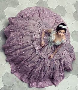 Blush Różowy Luksusowy Koronki Quinceanera Prom Dresses Sheer Neck Crystals Długie Rękawy Wieczór Party Sweet 16 Dress Zj146