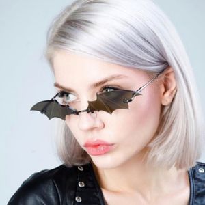 Cool occhiali da sole a forma di pipistrello occhiali da sole senza montatura e piccoli per donna uomo 6 colori all'ingrosso