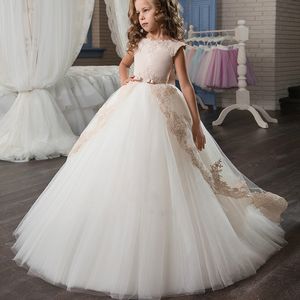 Neue romantische Kleidung Blumenjungen-Geburtstagskleid 2019 Blumenmädchen langes Kleid weibliches Hochzeitsmädchen präsidierte das Bankett
