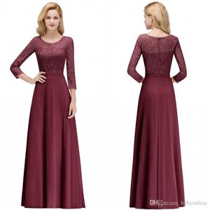 Modest Burgundy Lace Mother of the Bride Dresses Crew Neck Långärmad Prom Kvällstorkar Bridesmaids Klänning Skräddarsydda Bm0056