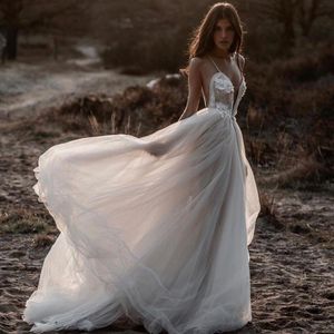 Robes de mariée bohème Wedding Dresses Spaghetti Appliqued Tulle Bohemian Bridal Gowns Sweep Train Wedding Dress Cheap