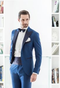 Popolare Groomsmen a un bottone con risvolto a punta (giacca + pantaloni + cravatta) Smoking dello sposo Groomsmen Abito da uomo migliore Abiti da sposa uomo Sposo A297