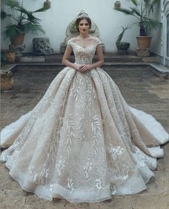 2019 Lace vestido de baile vestidos de casamento fora do ombro Vestidos Appliqued vestidos de noiva árabe Dubai Plus Size vestido de casamento do país