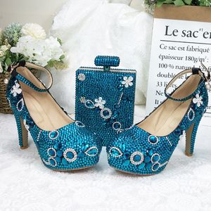 Ny designer Blue Crystal Wedding Shoes Platform 4 inches High Heel Buckle Straps Party Prom Skor med matchande handväska