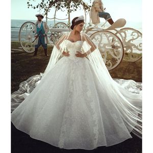 Lyx A-Line Sweetheart Ball Gown Bröllopsklänningar Full Lace Applique Backless Long Train Bridal Wedding Gown Gratis Ship