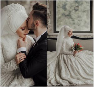 Luksusowe Suknie Ślubne Muzułmańskie z Hidżabem Koraliki z długim rękawem Koronki Plus Size Saudyjskie Suknie Ślubne Kaplica Robe de Mariée