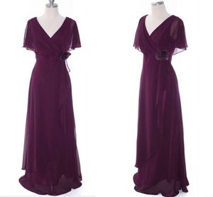 Dark Purple V-neck Mother Of Bride Dresses 2020 Short Sleeves Big Hand Made Flowers Pleated Draped Evening Formal Gowns Women Party Groom