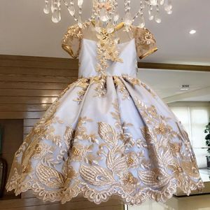 Elegante Lace frisada Flower Girl Dresses para o casamento A linha Jewel Neck criança pageant vestidos até o chão mangas curtas crianças vestido de baile