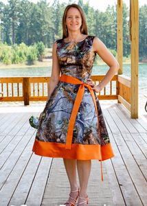 Organza Camo Druhna Dresses 2020 Scoop Cap Sleeve Wstążka Ślubna Guest Dress Custom Made Party Prom Homecoming Dresses Tani wieczór