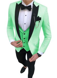 Мода Зеленый Groom Tuxedos Черный Пик нагрудные Slim Fit дружки свадебные смокинги мужчин Пром куртка Blazer 3 шт Костюм (куртка + штаны + Tie + Vest) 21