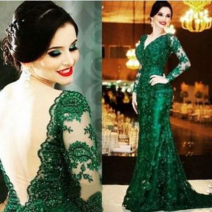 New Elegant Emerald Green Lace Evening Dresses V Neck Long Sleeves Open Back Mermaid Court Train Formal Gowns Mother of the Bride Dress