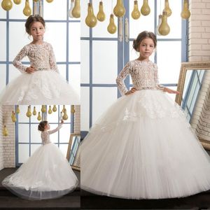 Vintage Half Sleeve Flower Girl Dresses för Western Country Weddings Crew Neck Appliques With Belt Lång Kids Formal