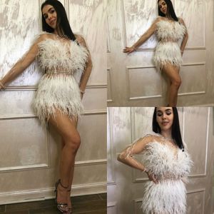 2019 Sheer Long Sleeve Prom Klänningar Beaded Jewel Neck Luxury Feather Illusion Sexig Aftonklänning Kort Mini Cocktail Party Gowns