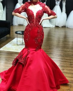 Czerwona Koronka Syrenka 2019 Prom Dresses Pół Rękawy Zroszony Satynowe Formalne Suknie Wieczorowe Sexy Vintage Wysokiej Neck Party Pageant Sukienka