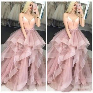 2019 Spaghetti Strip Ball Gown Prom Klänningar Ruffles Sweep Train Tulle Formell Lång Kvinnor Plus Storlek Evening Party Gowns Special Occasion Grows