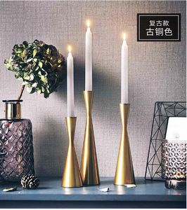 Titulares de velas Ins Bronze Retro-Europeu Candlestick Jantar Decoração Romântico Tablewedding Tablewedding Adereços para mesa de jantar