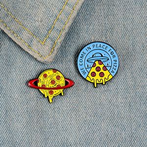 Cheese Queijo Pizza Esmalte Pins Misterioso UFO Planeta Rodada Emblemas Emblemas Broches Para Mulheres Chapéu Roupas Lapela Pin Comida Fashion Jewelry Presentes